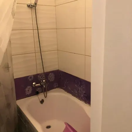 1 - Izbovy S Kupelnou Pressburg