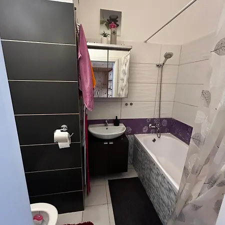Apartment 1 - Izbovy S Kupelnou Pressburg