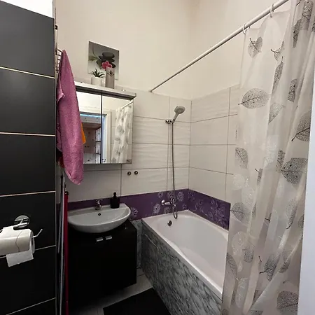 1 - Izbovy S Kupelnou Apartment Pressburg