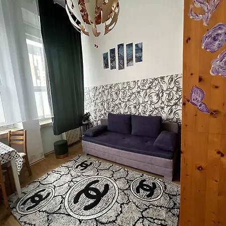 1 - Izbovy S Kupelnou *