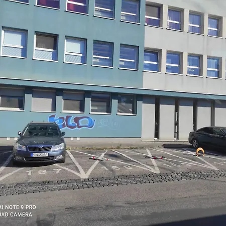 1 - Izbovy S Kupelnou Братислава